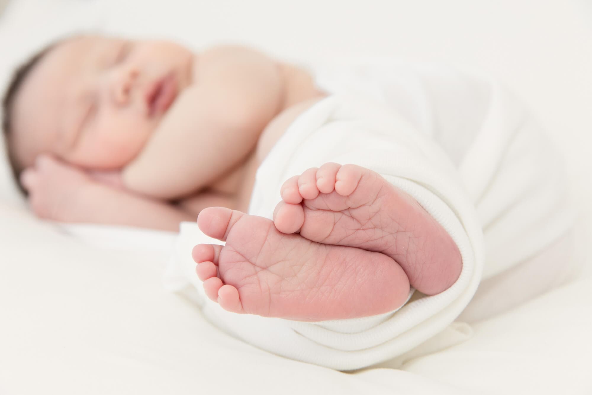 newborn feet close up