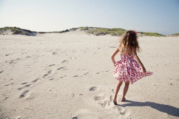 kid's photography tips for at the beach