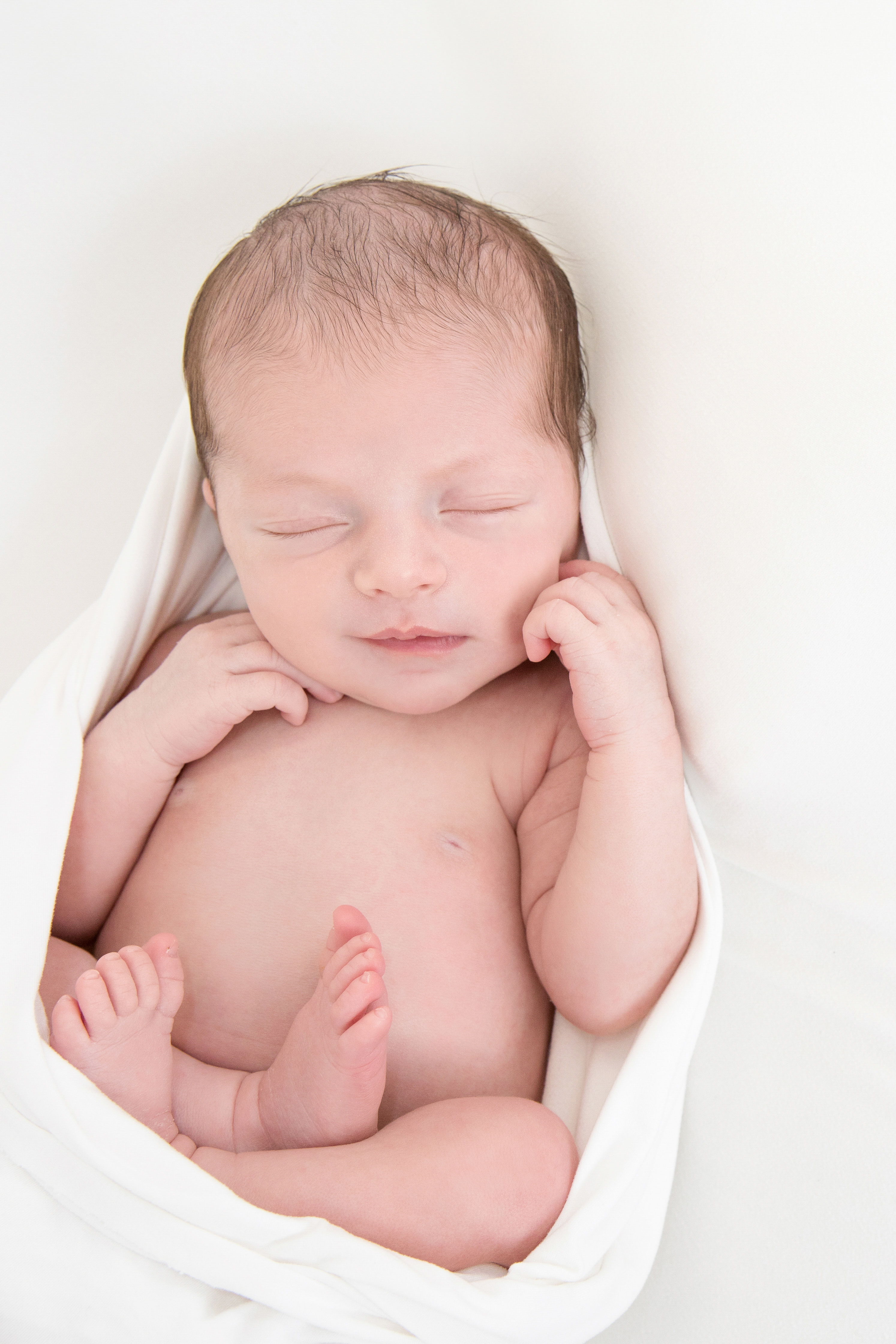Simple portrait of a newborn sleeping
