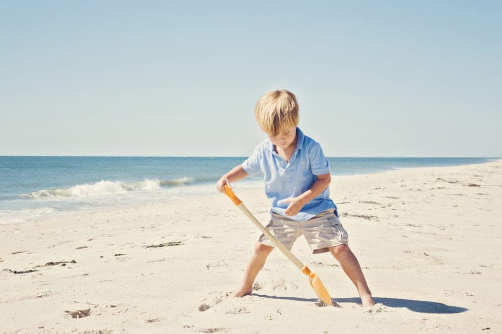 tips for child photography at the beach